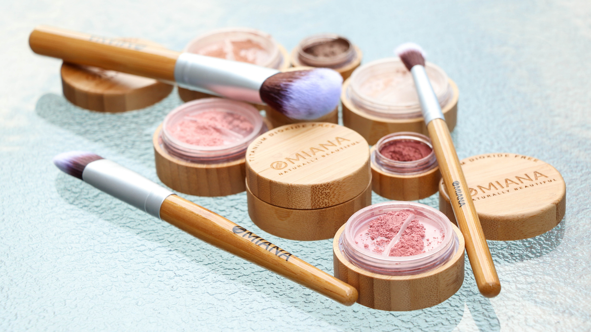 Best Organic Makeup for Sensitive Skin | Clean, Non-Toxic Beauty