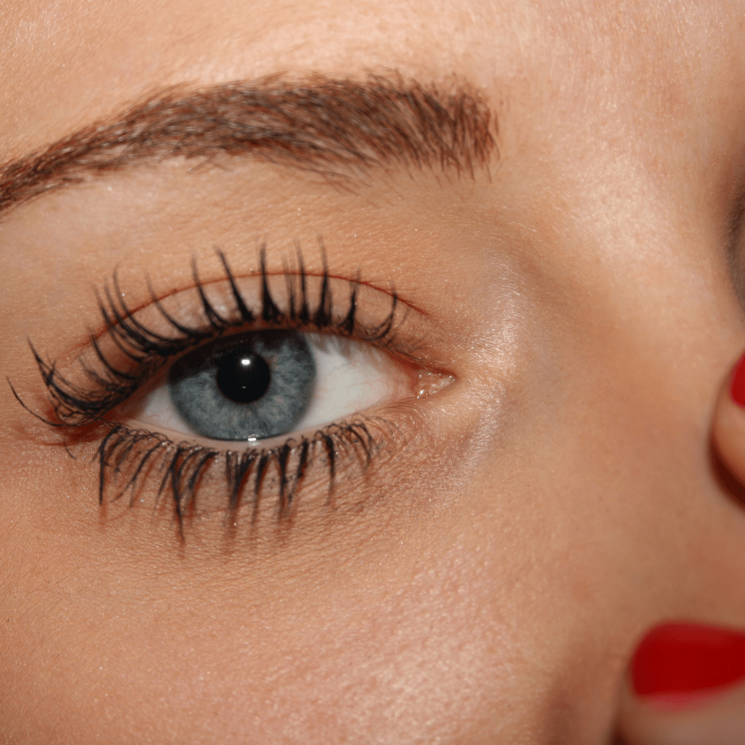 Natural Mascara: Enhance Your Beauty with Organic Ingredients